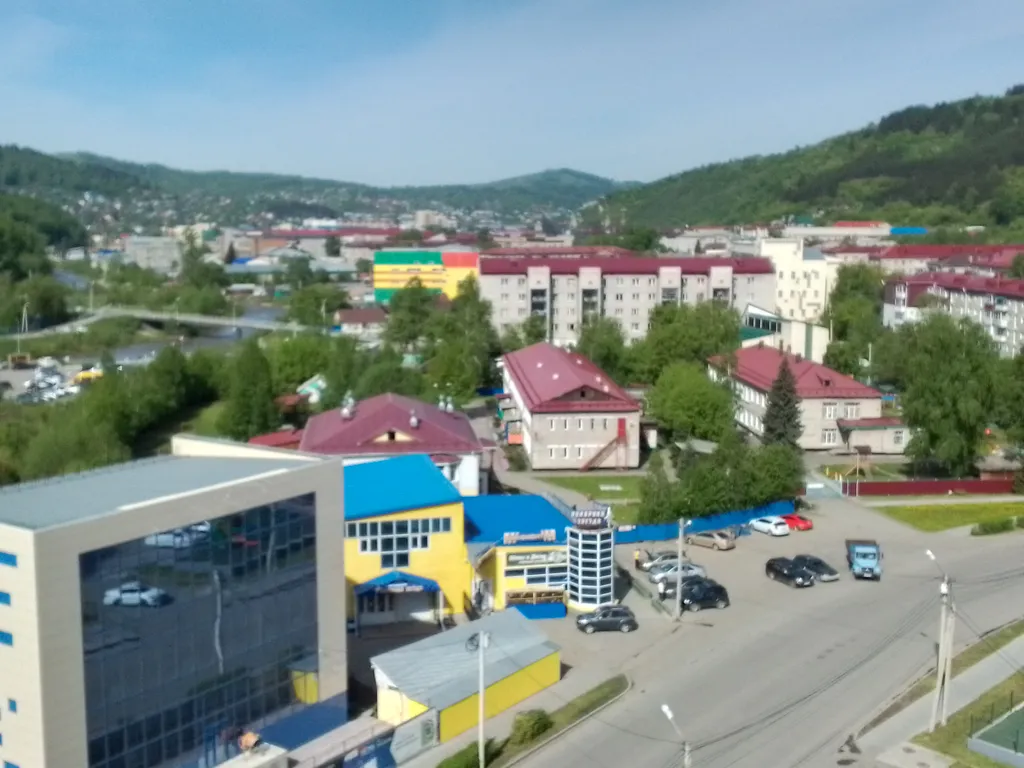 Современная квартира с кондиционером, с красивым видом на горы