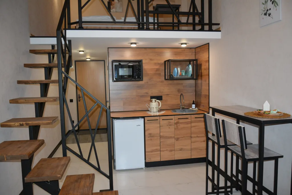 Семейная двухуровневая студия