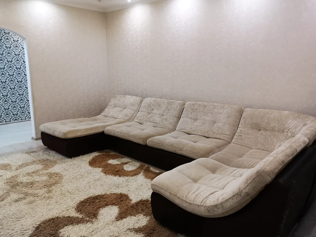 Квартира Уютная трехкомнатная комнатная квартира в новом доме — Элиста