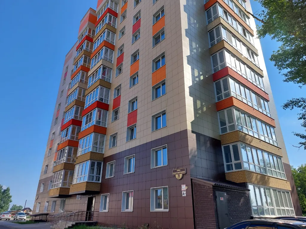 Светлая студия близко к центру