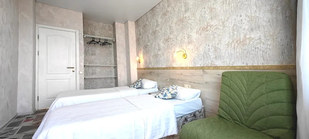 Квартира Двухкомнатная квартира, индивидуальное отопление, парковка, кухня — Судак