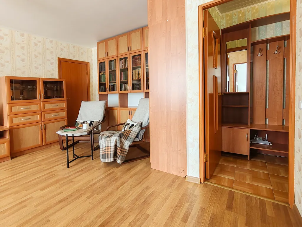 Светлая 2-комнатная квартира с библиотекой на Студенческом бульваре у ПетрГУ