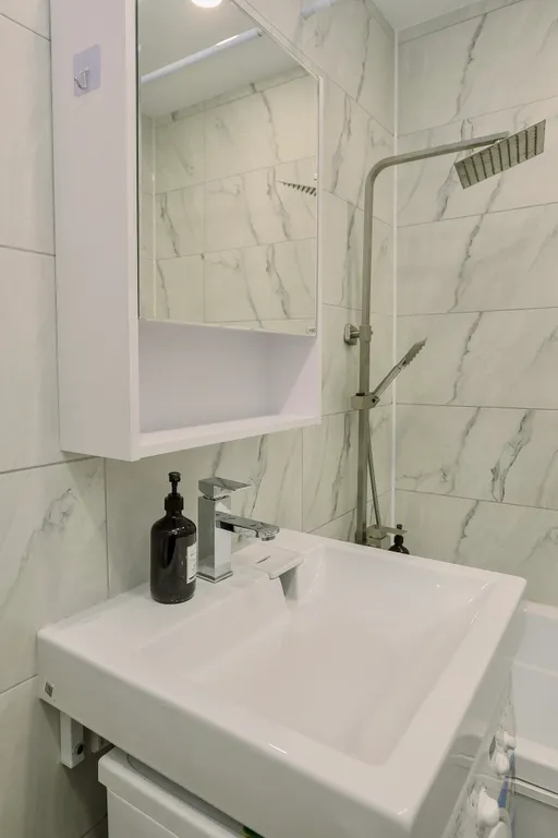 Oчень cветлaя и проcторная квартира с бaлкoном