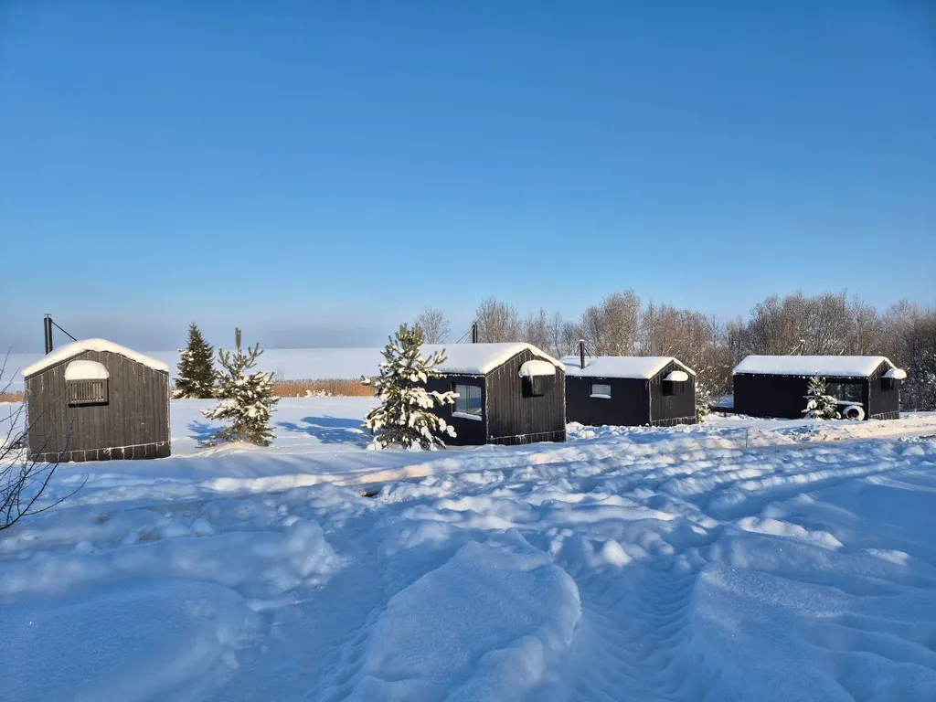 Панорамный домик у озера на Селигере