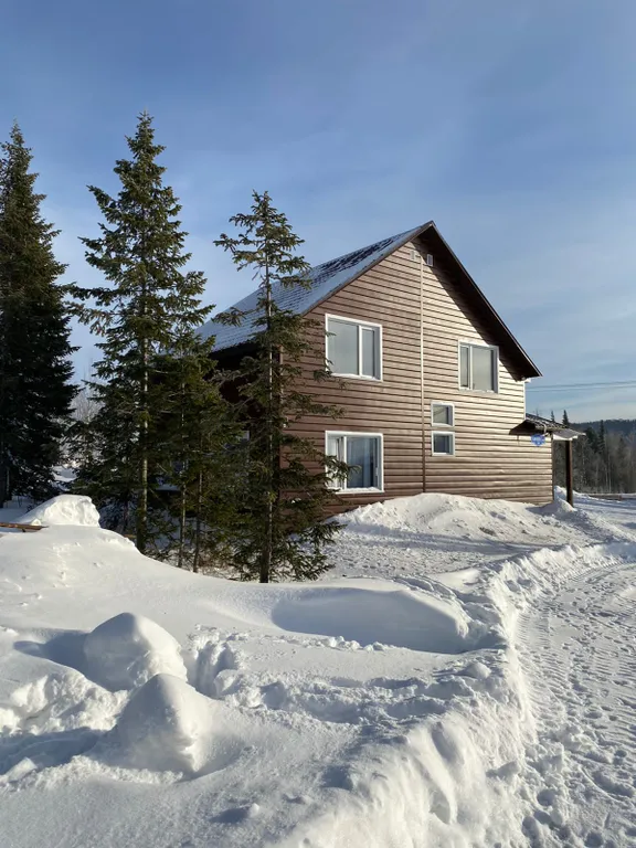 Уютный и просторный коттедж с видом на горнолыжные трассы