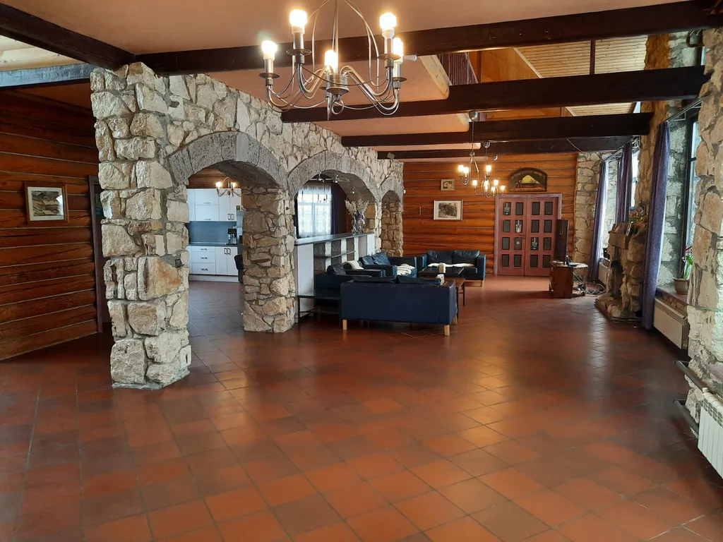 Коттедж с бассейном и сауной