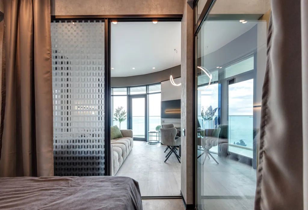 Видовые апартаменты с балконом