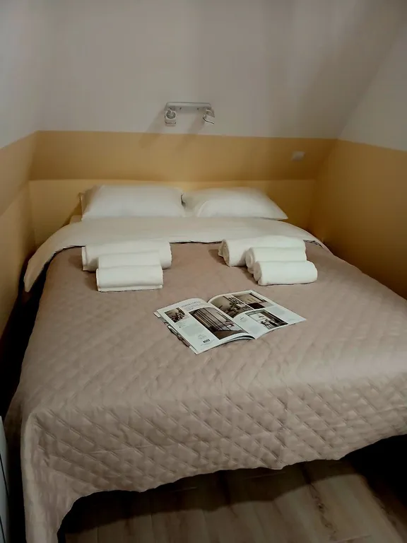 Квартира Новые 3-х местные апартаменты с кондиционером и кухней, Амалиенау — Калининград