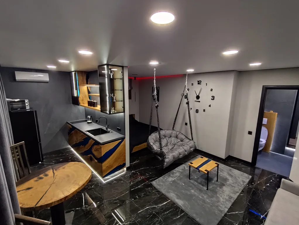 Уютная студия в центре города с террасой