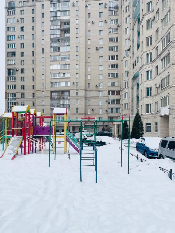 Теплая квартира у метро Звездная
