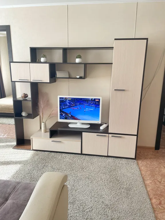 Уютная квартира в нефтяниках — аренда посуточно в Омск