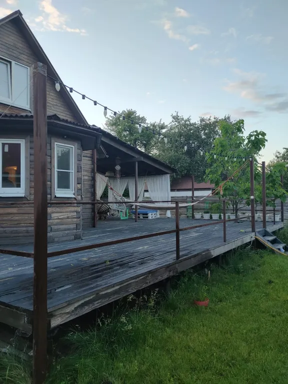 Уютная дача "Дом на дереве" в черте города