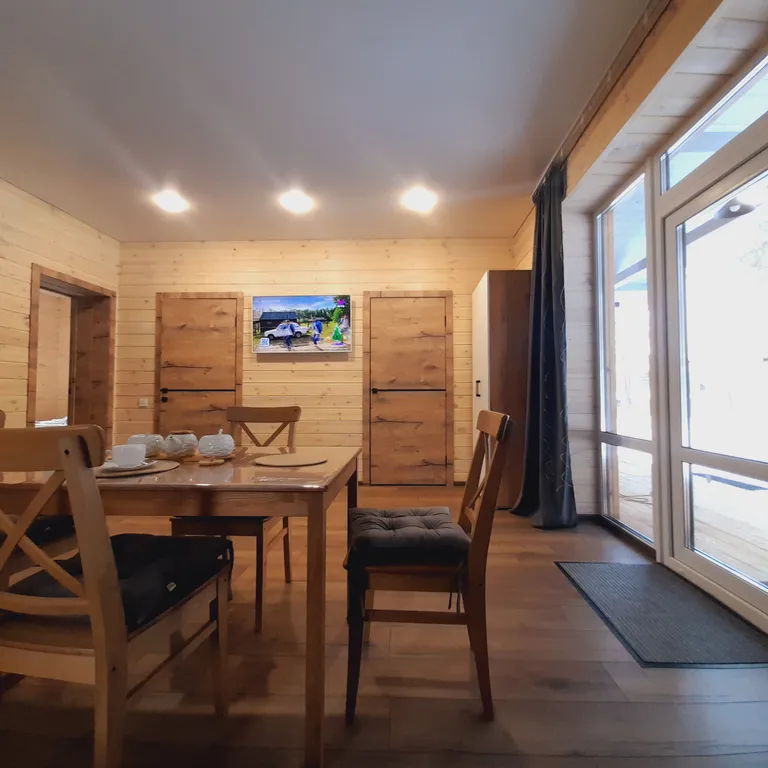 Гостевой дом в сосновом лесу в 15 минутах от курорта Манжерок