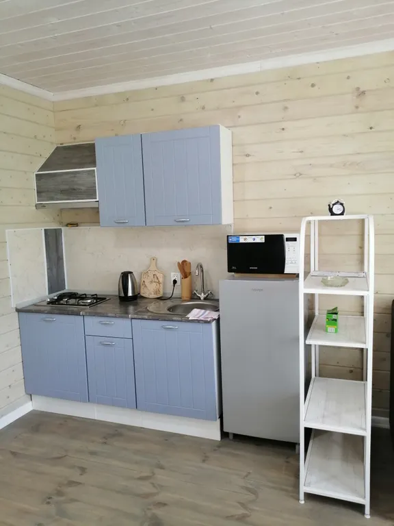 Уютные домики на берегу озера с баней на дровах