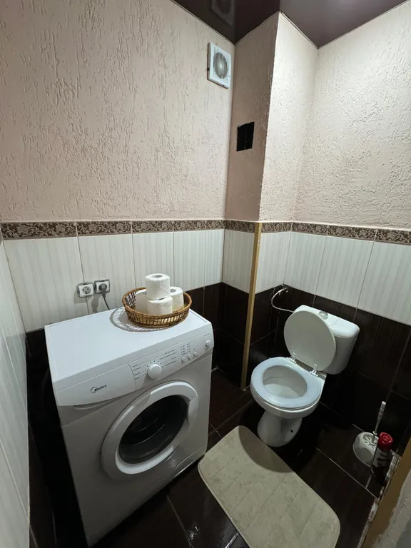 Светлая трёхкомнатная квартира с ремонтом рядом с морем и парком