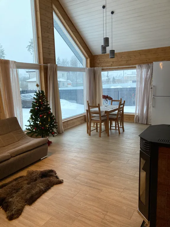 Уютный дом у залива