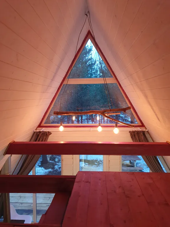 Уютный дом с видом на лес, рядом озеро, баня на территории