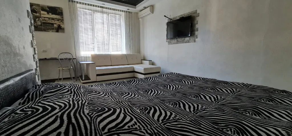 Студия в доме сталинской постройки