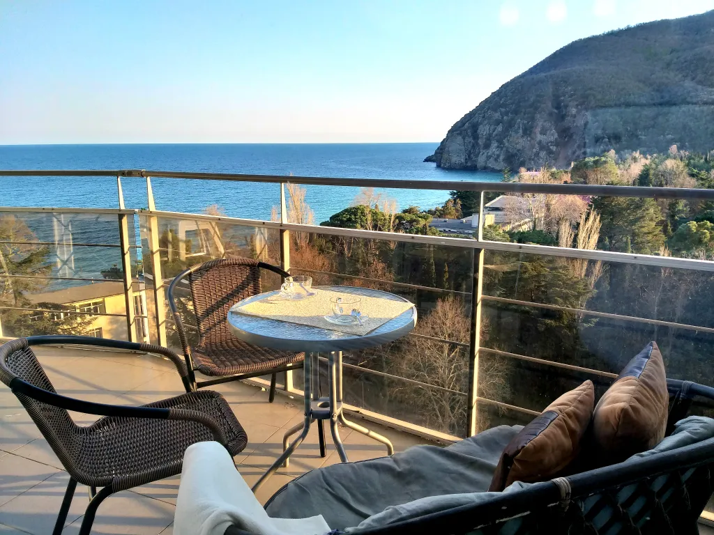 Уютная квартира с захватывающим видом на море и гору Аю-Даг — аренда посуточно в Партенит