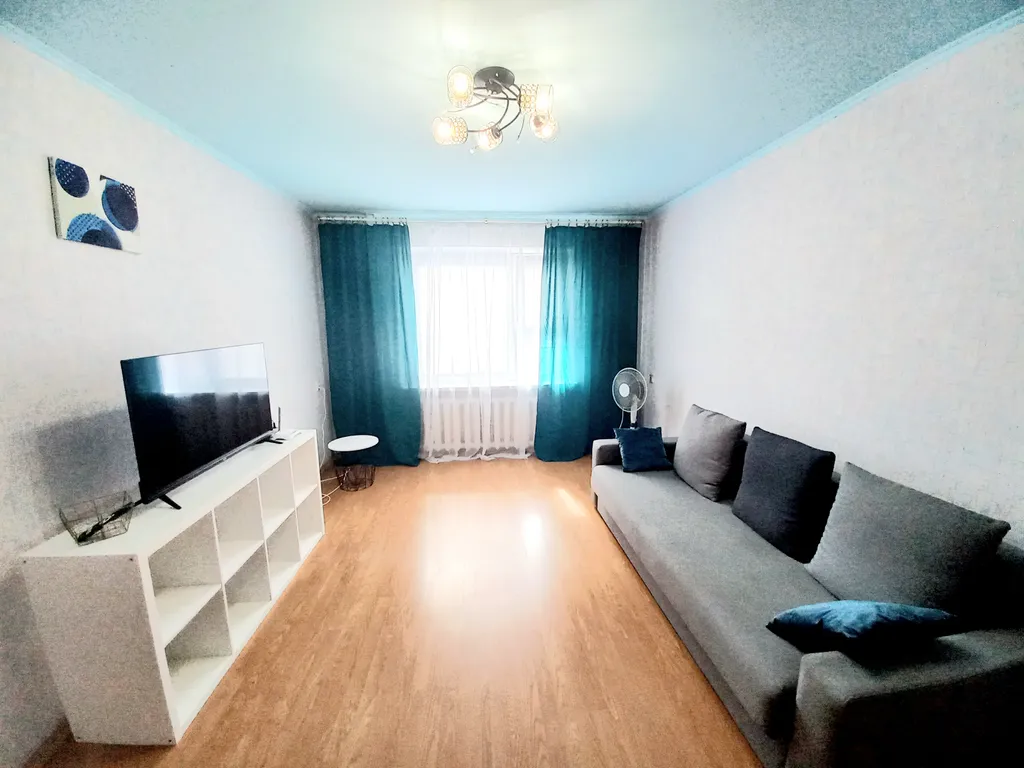 Большая квартира возле ТЦ Тринити