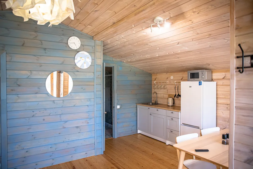 Коттедж Отдельный, уютный дом в 100 метрах от моря — Новоотрадное