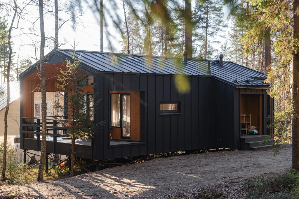 Коттедж Дом Barn house в хвойном лесу — Половина