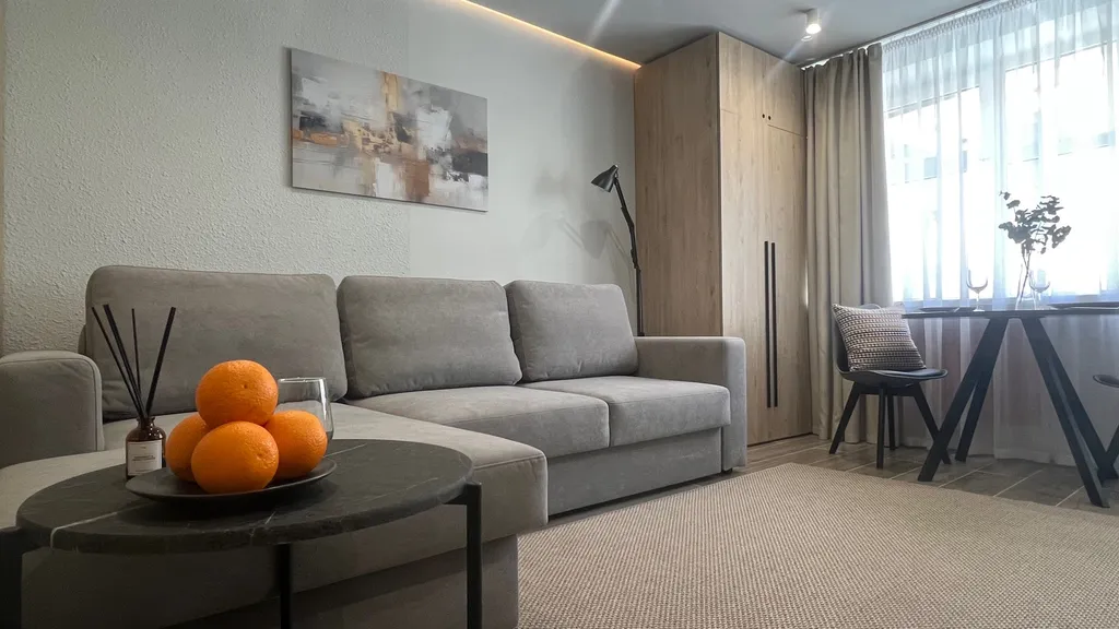 Апартаменты у Часовой башни оранжевые