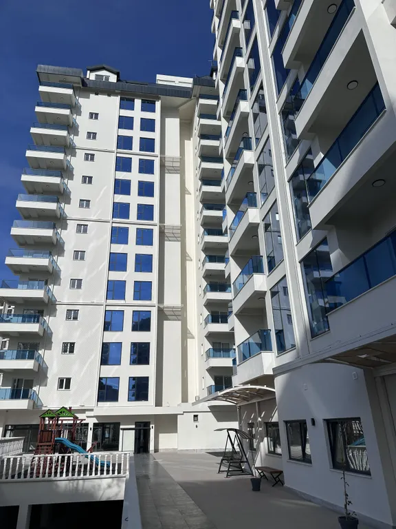 Светлая уютная квартира в Махмутларе с панорамным видом на море и горы