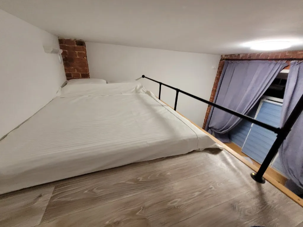 Лофт-2 Синяя. Клёвая двухуровневая студия в центре