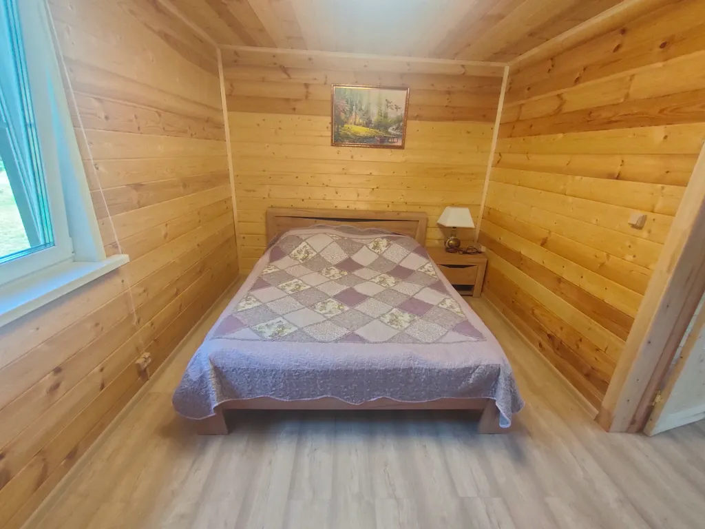 Дом на самом берегу озера селигер