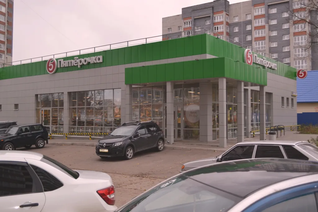 Студия с видом на город