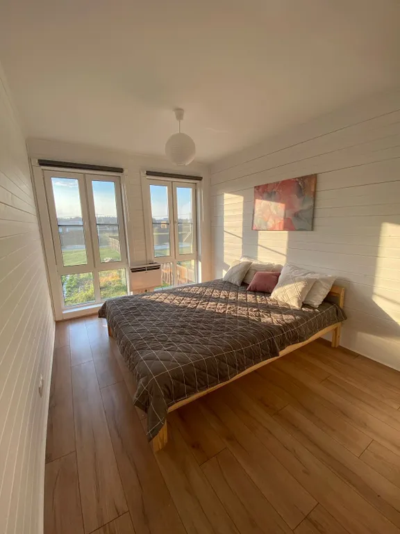 Коттедж Большой семейный дом с панорамными окнами у леса и озера — Семеновское