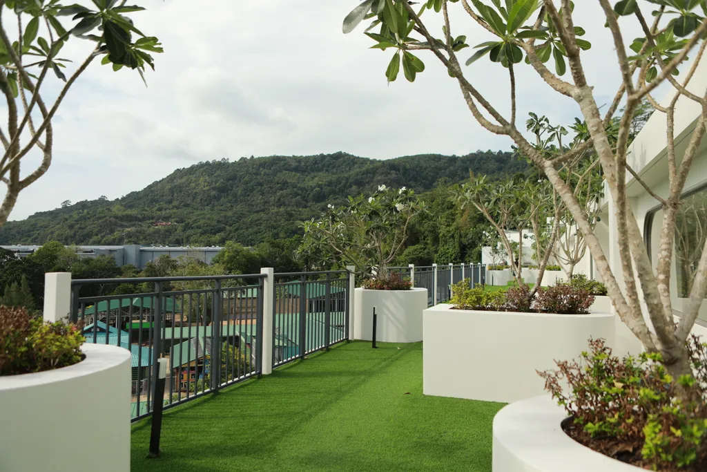 Релакс у моря с бассейном и спортзалом, рядом Камала пляж