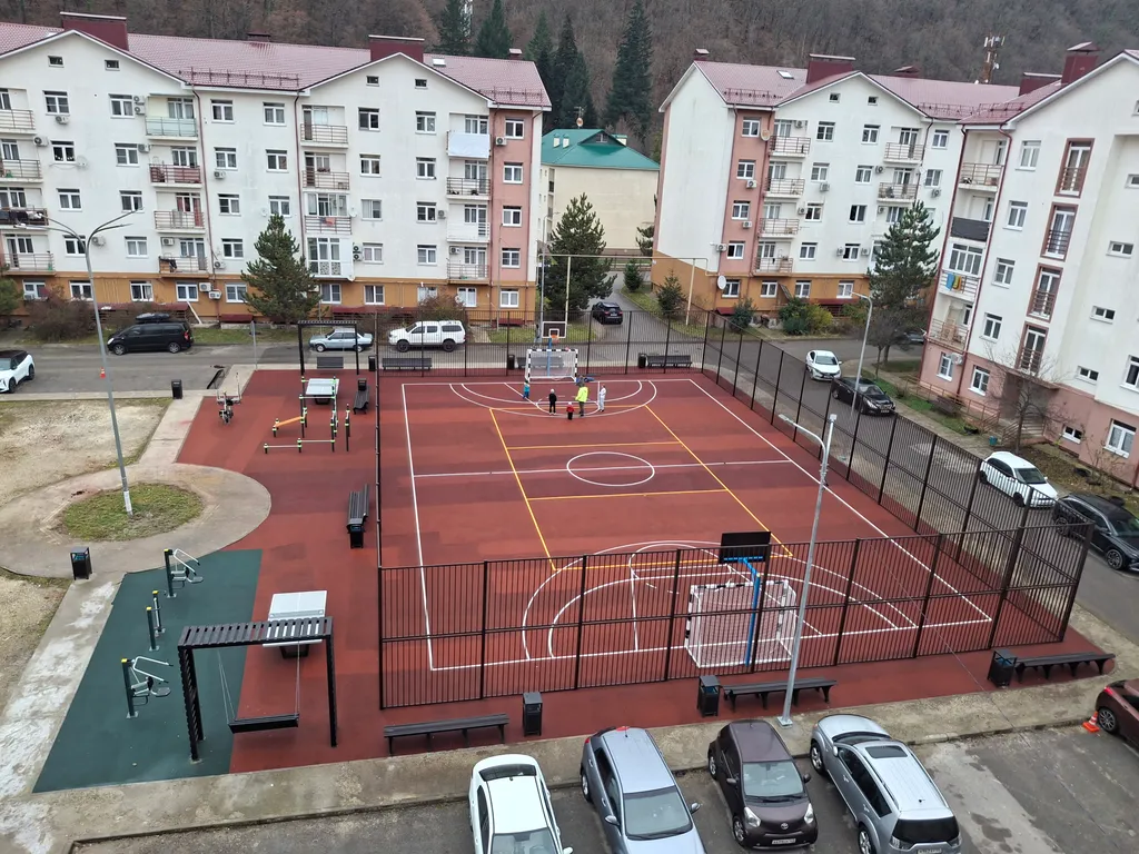 Просторная квартира с новым ремонтом для семьи в центре