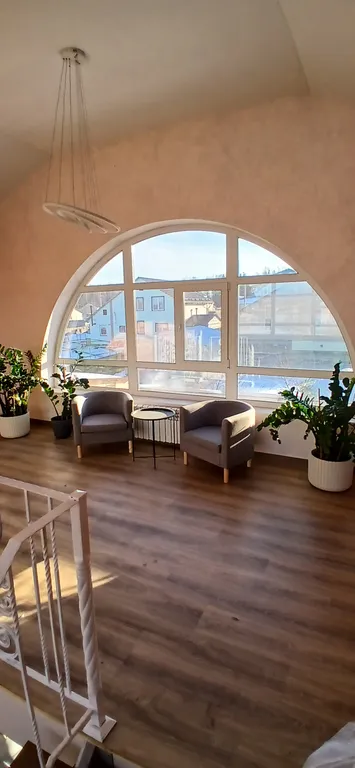 Большой уютный дом