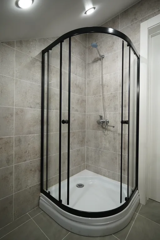 Современный дом у леса