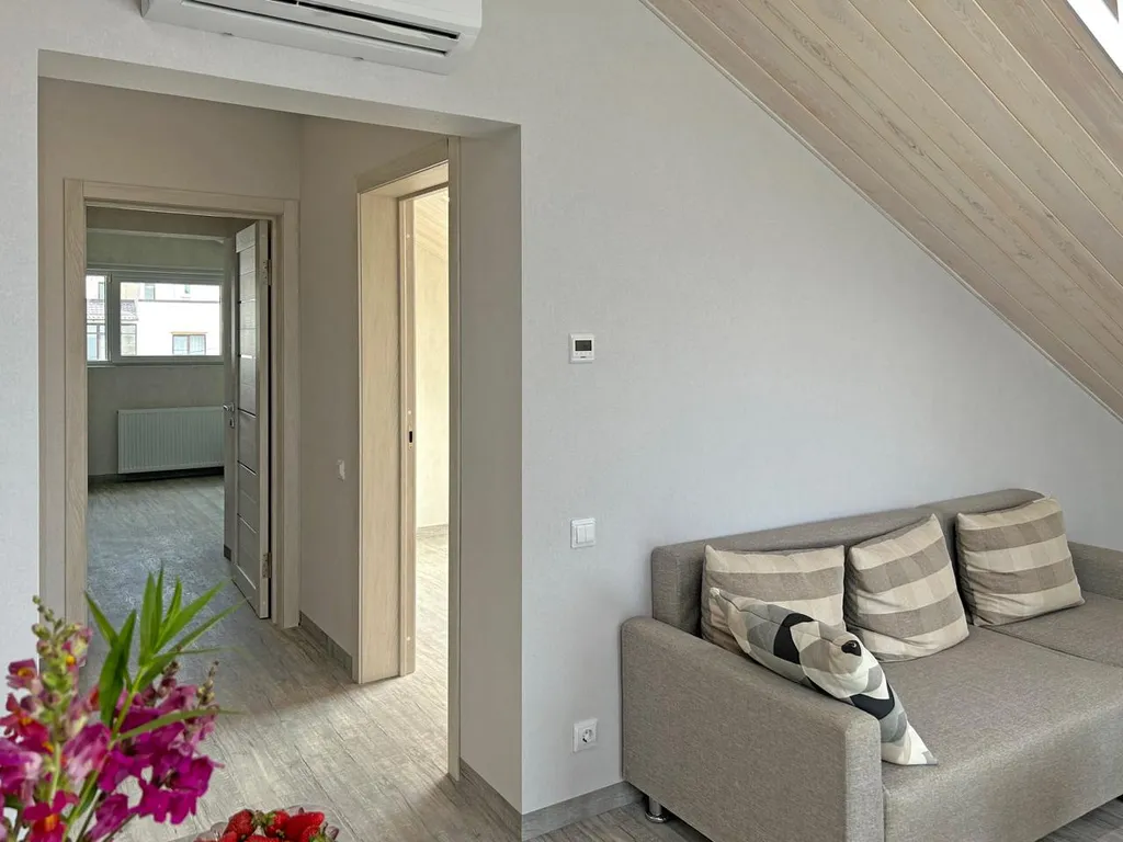 Семиместный апартамент с балконом