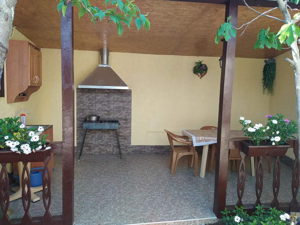 Коттедж Коттедж Уютный 3-комнатный частный сектор — Евпатория