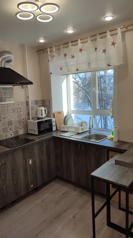 Квартира в центре города с видом на фонтан ( зимой главная ёлка)