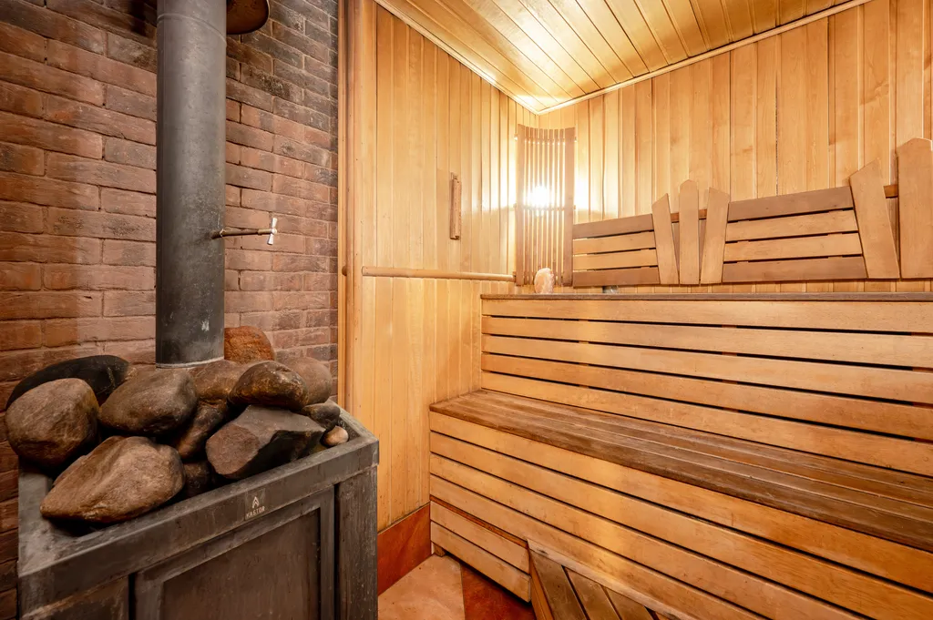 Уютный гостевой домик с жаркой баней и большой беседкой с мангалом