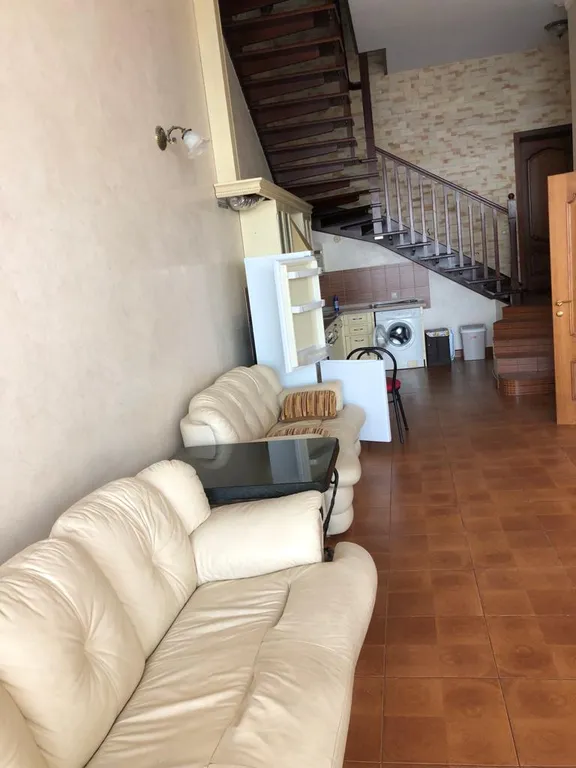 Двухуровневая квартира на самом берегу моря