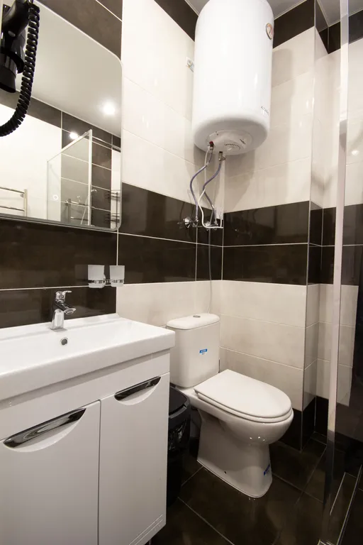 Апартамент с бассейном и балконом