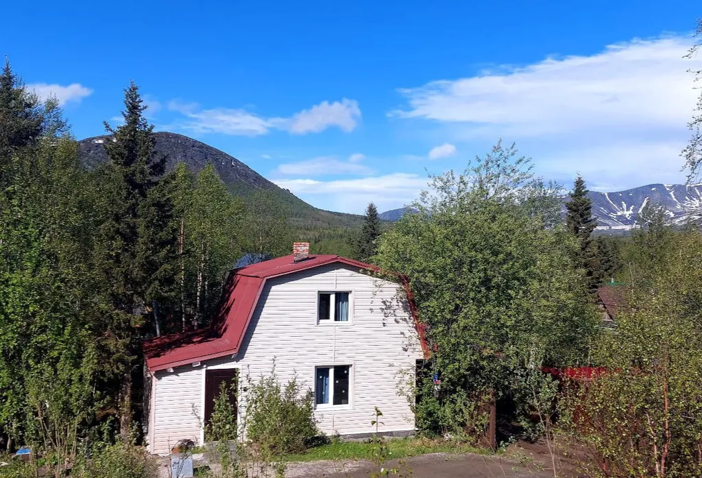 Уютный коттедж с сауной у подножия Хибинских гор — аренда посуточно в Кировск