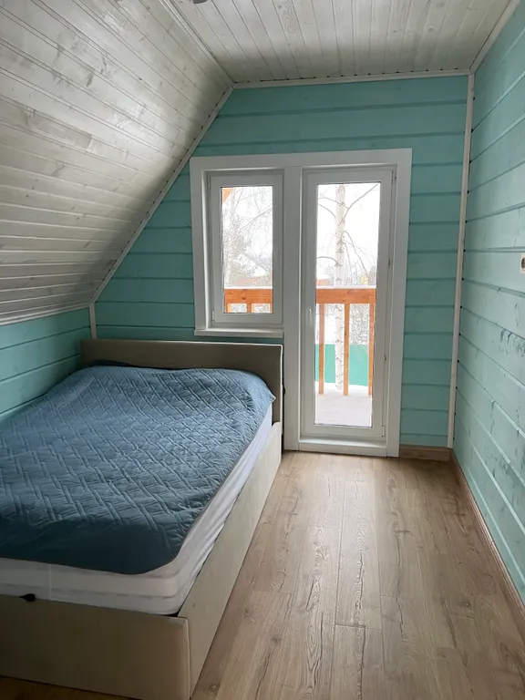 Дом в стиле Барнхаус на берегу реки Ока