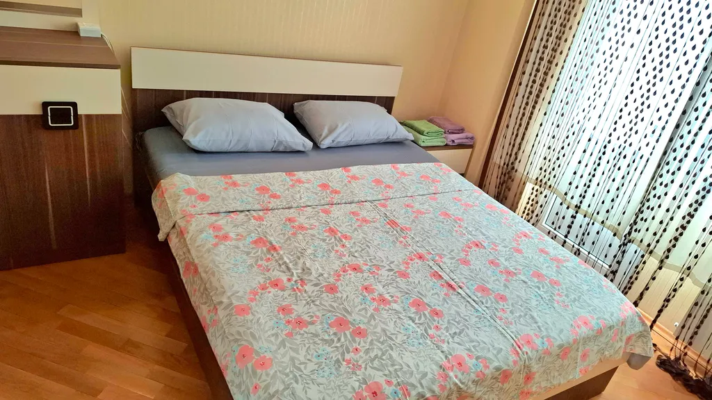 2-комнатная квартира в новопостроенном доме в центре