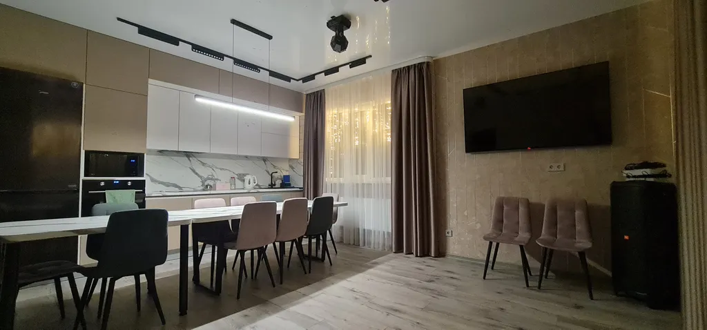 Большой современный и уютный дом