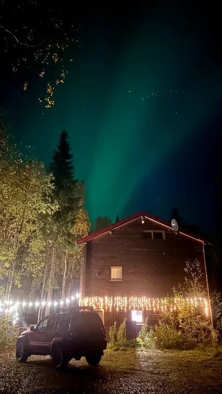 Коттедж Большой дом с сауной на берегу реки Тулома с собственной территорией — аренда посуточно в Мурмаши