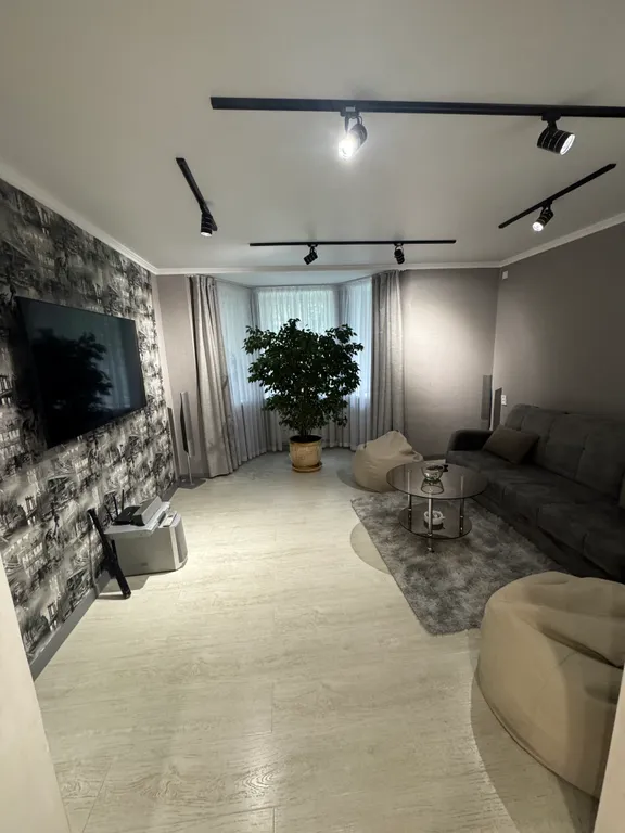 Уютная квартира в центре города возле парка и площади