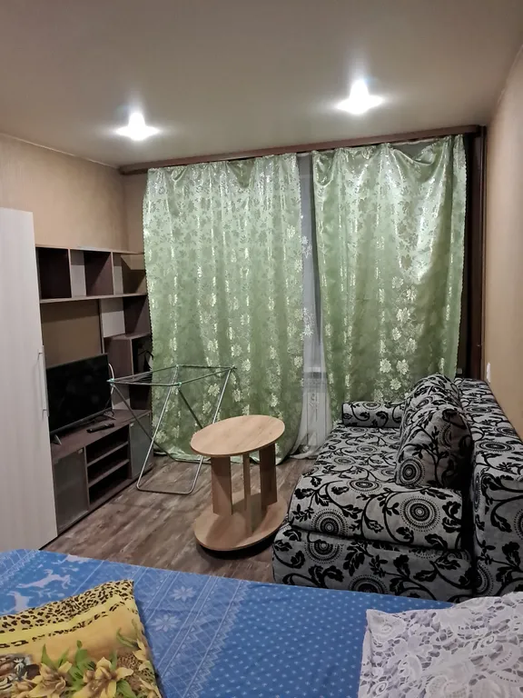 Вместительная двухкомнатная квартира с парковкой под окном