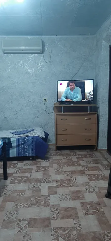 Отдельный дом без хозяев у залива